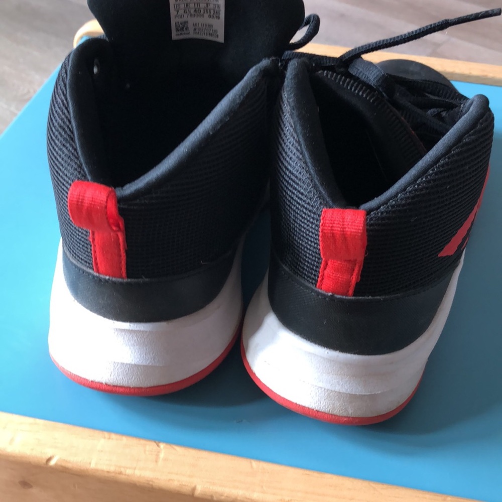 Adidas - Picture 4 of 5